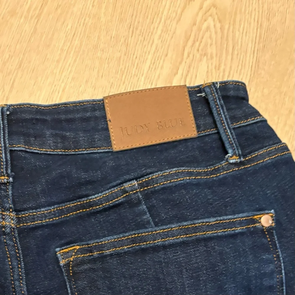 Judy Blue Midnight Straight Leg Jeans - Picture 5 of 5